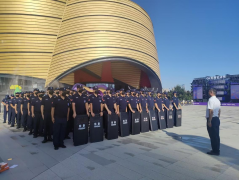 領(lǐng)威保安成功守護武漢漢街萬達(dá)開業(yè)盛典